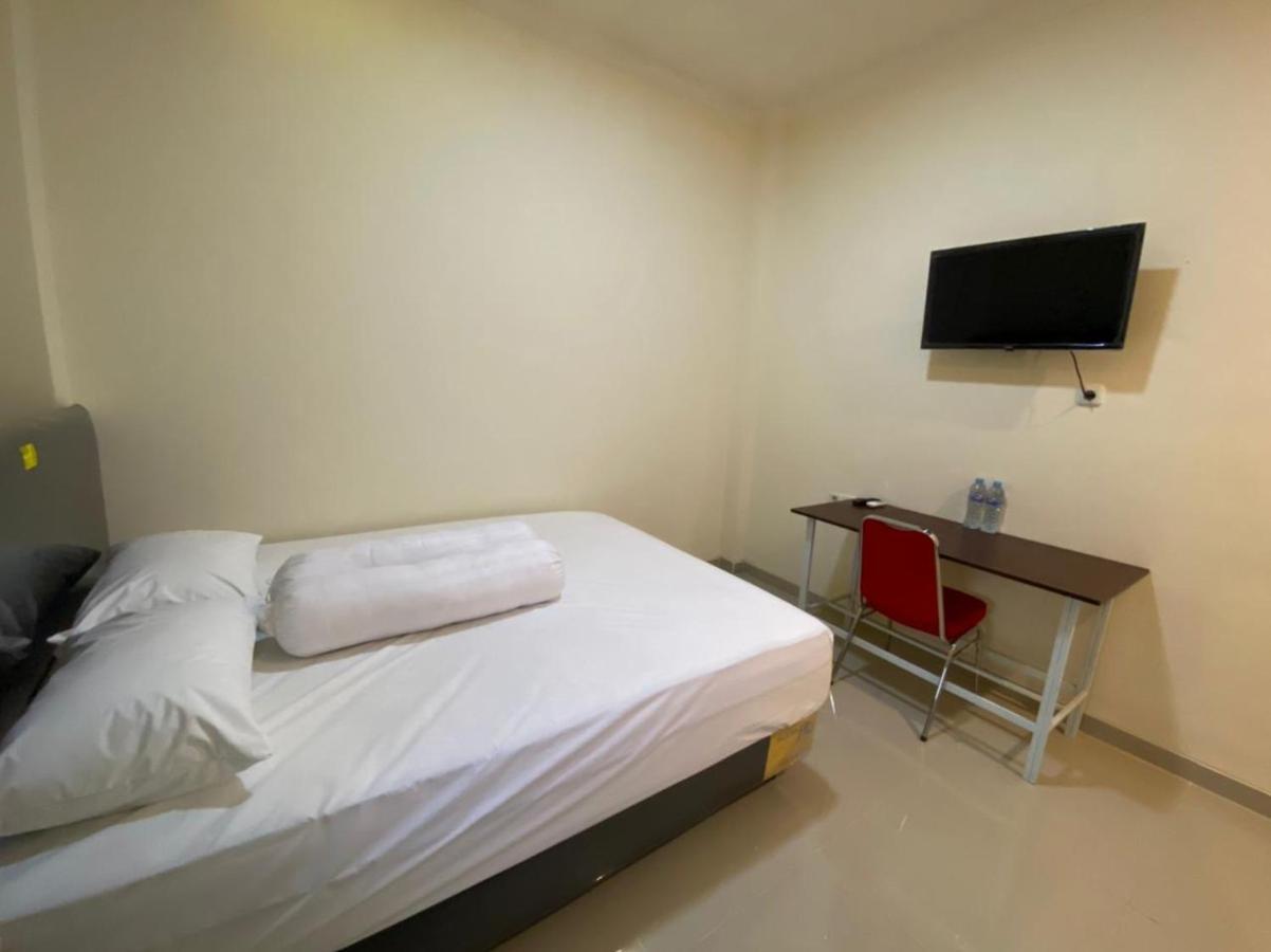 Mapala Guest House Makassar Redpartner Exterior photo